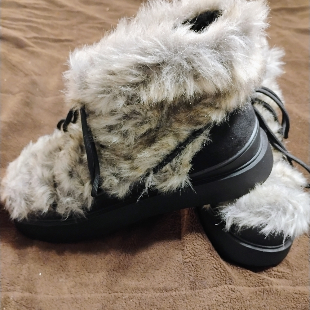 Just Fab Women's Faux Fur Winter Boots. . Rare And Out Of Stock At Stores. Obo. - Picture 3 of 8